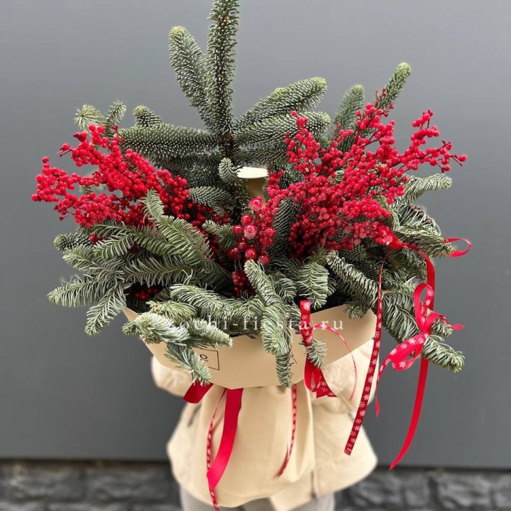 Букет нобилиса и ягод в Таганроге