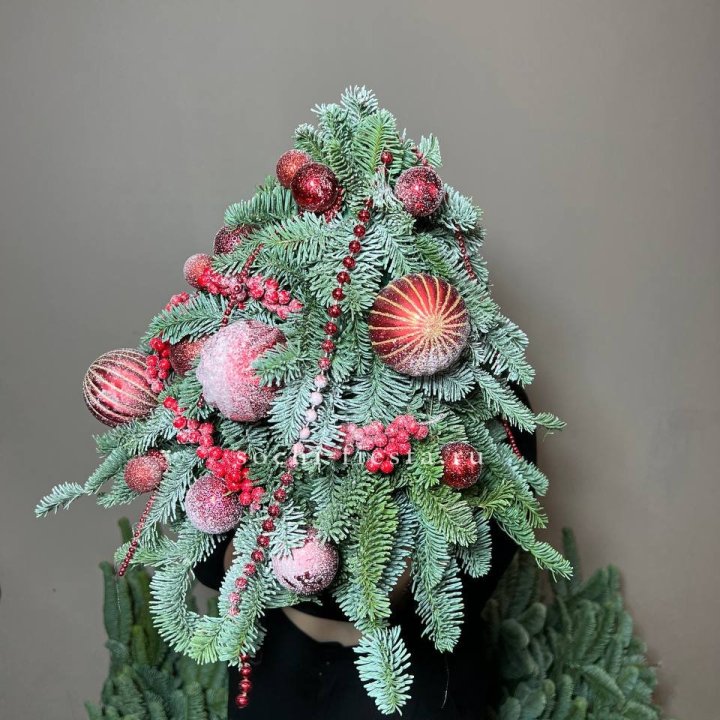 Ёлка красная в Таганроге