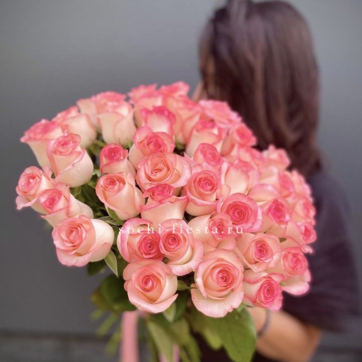 Охапка Роз Джумилия в Таганроге