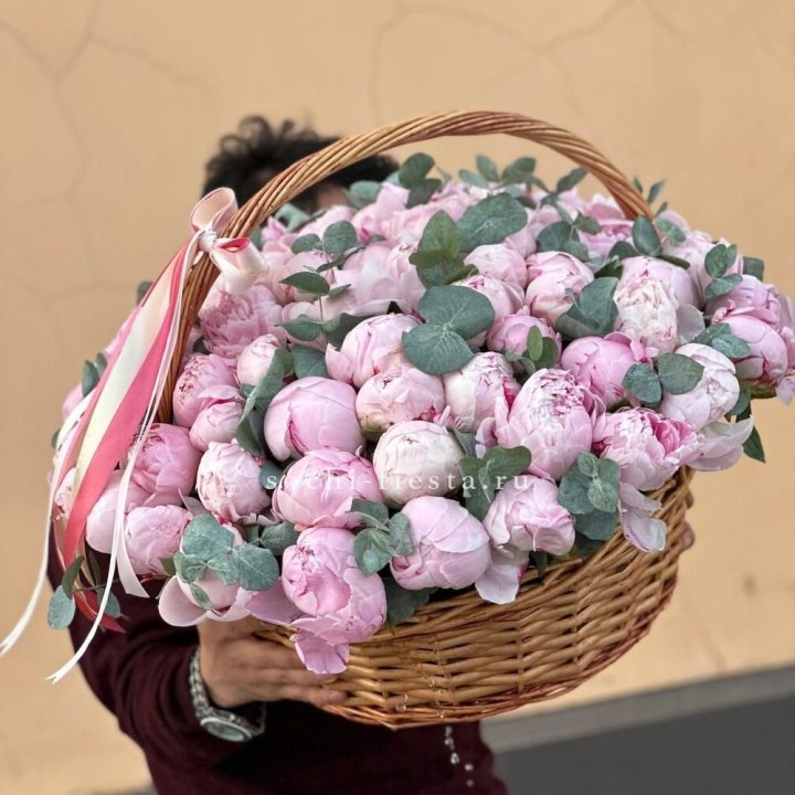 Корзина пионов "75" в Таганроге