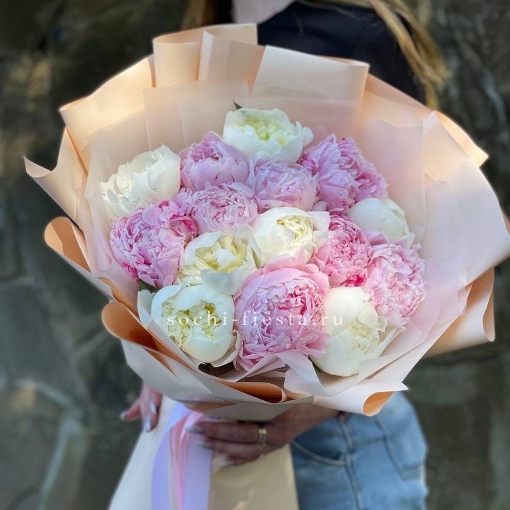 Букет 15 зефирных пионов в Таганроге