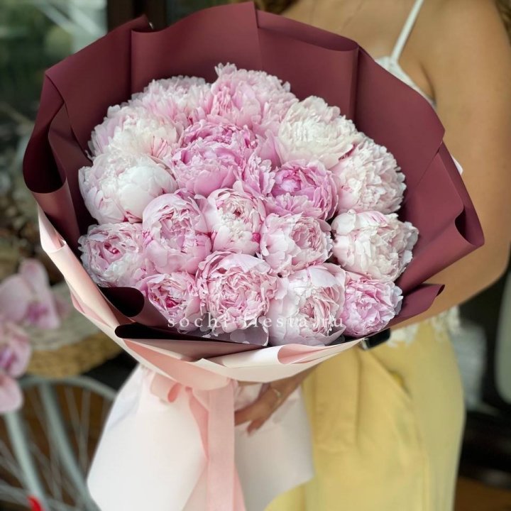 Букет 17 зефирных пионов в Таганроге