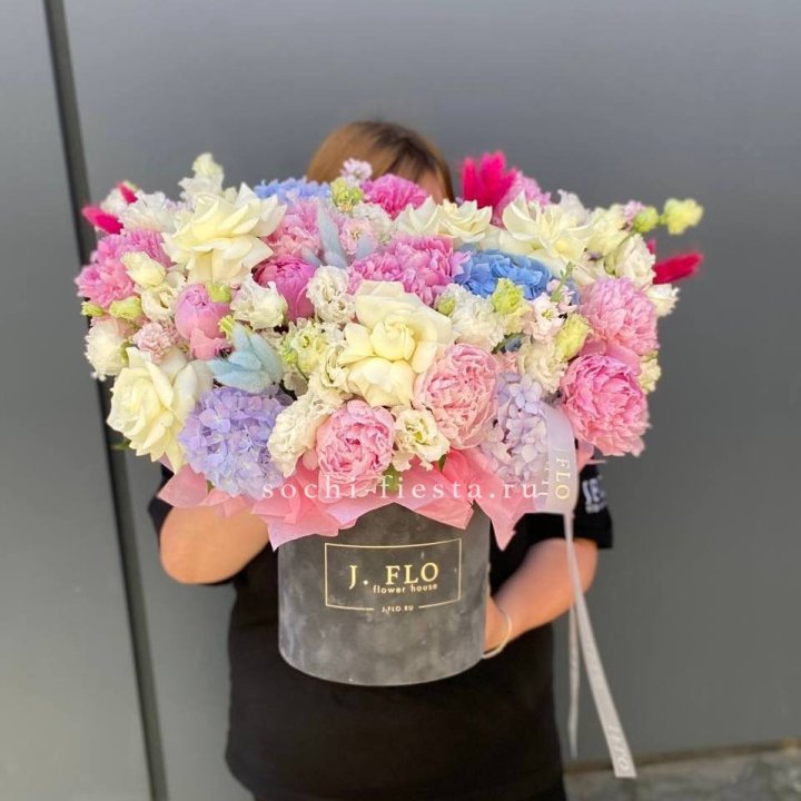 Цилиндр с пионами "Аса" в Таганроге