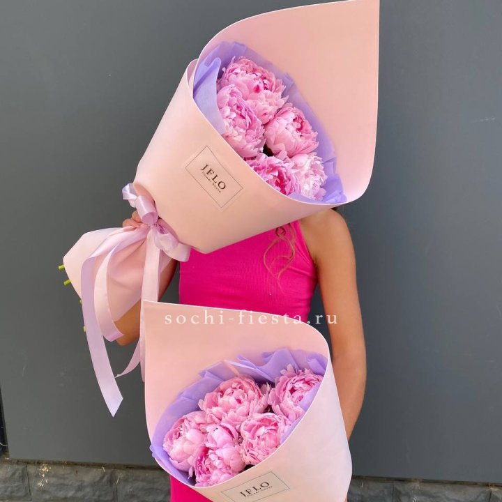 Букет из 5 пионов в Таганроге