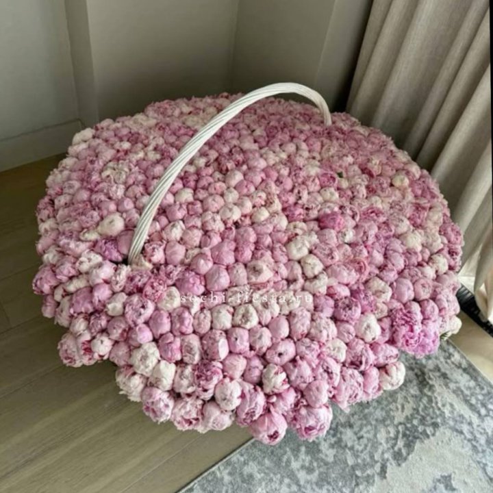 Корзина 555 пионов в Таганроге