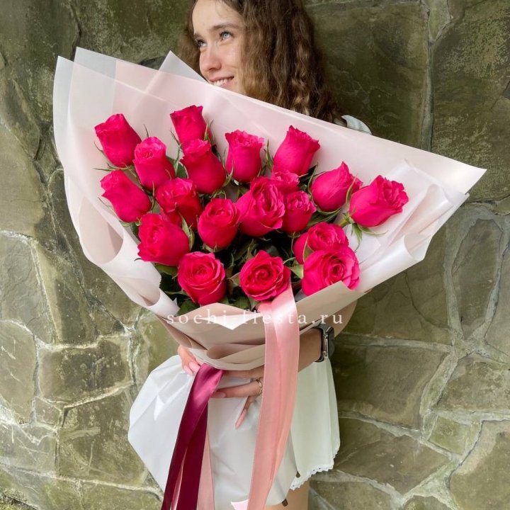 19 алых роз в Таганроге