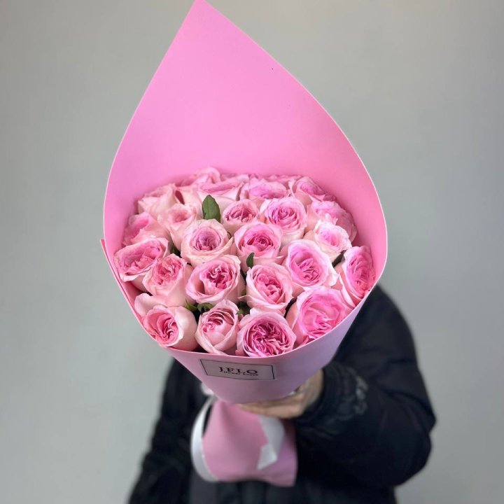 25 нежных роз в Таганроге