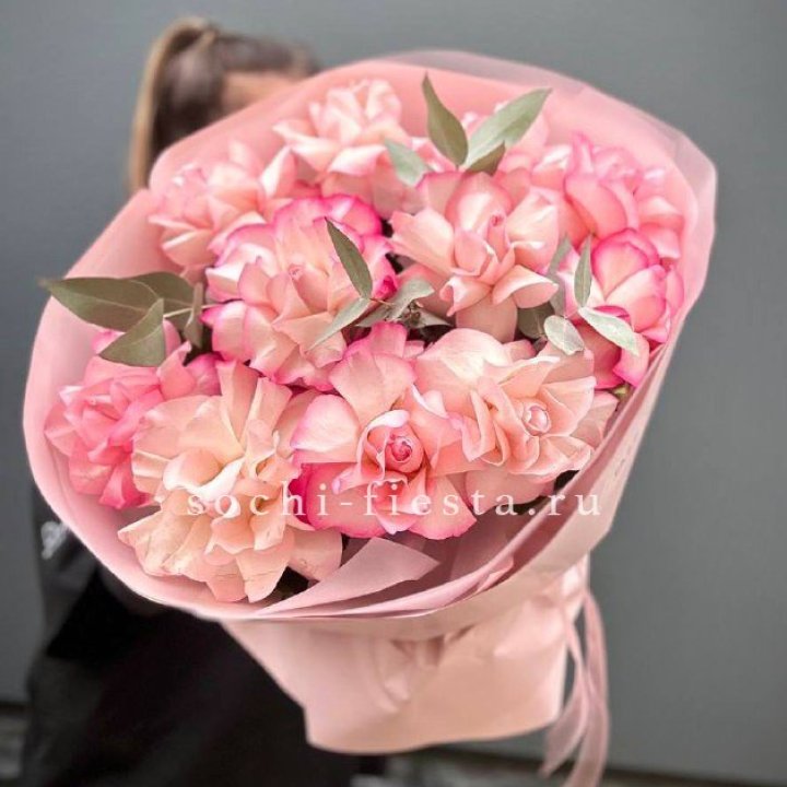 Нежно- розовые французские розы Венди в Таганроге