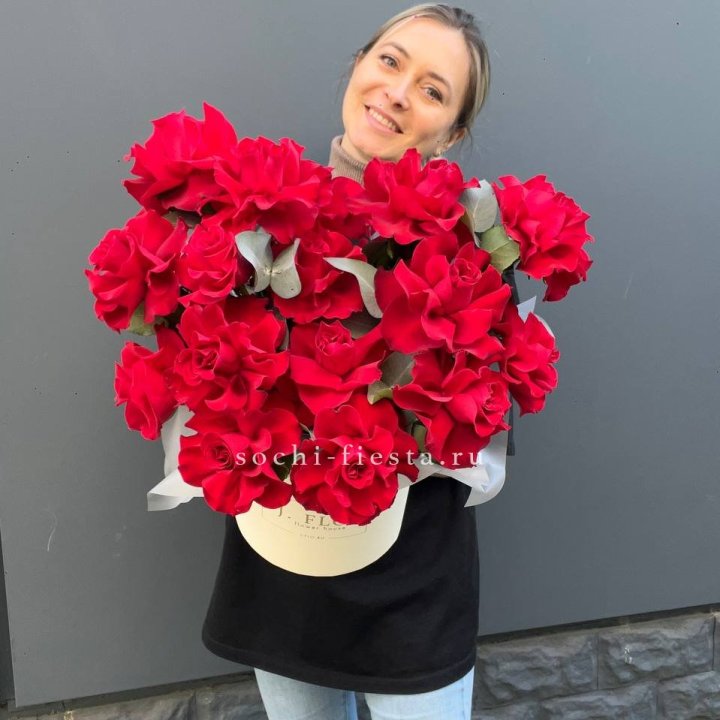 17 Французских роз в боксе в Таганроге