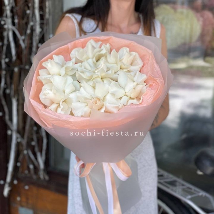 7 Белых французских роз в Таганроге