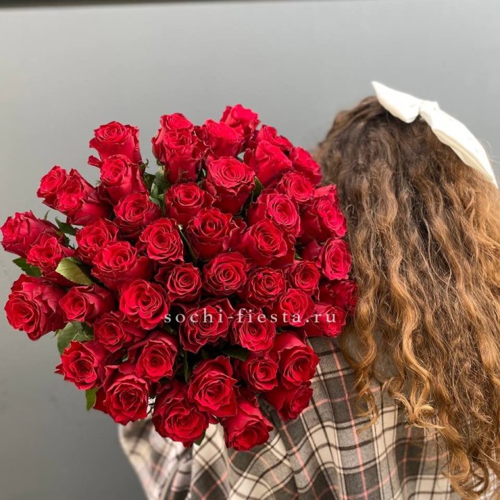 51 красная роза в Таганроге