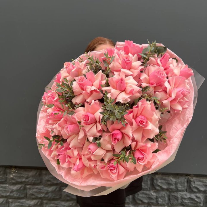  25 розовых французских роз в Таганроге