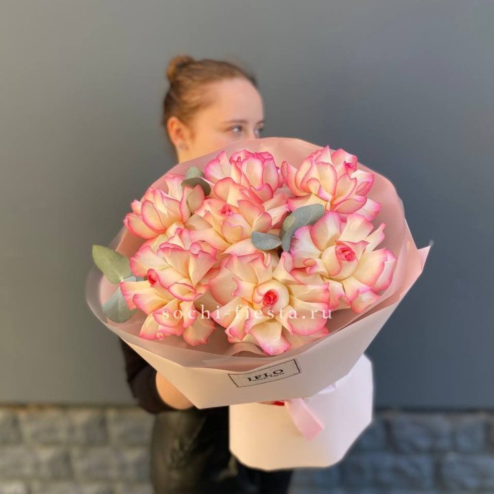 7 французских роз Джумилия в Таганроге