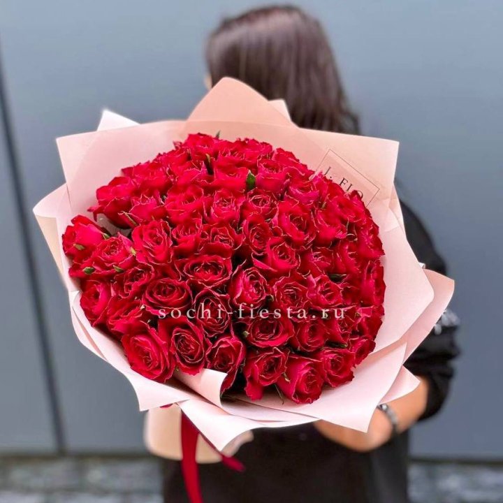 55 кенийских роз в Таганроге