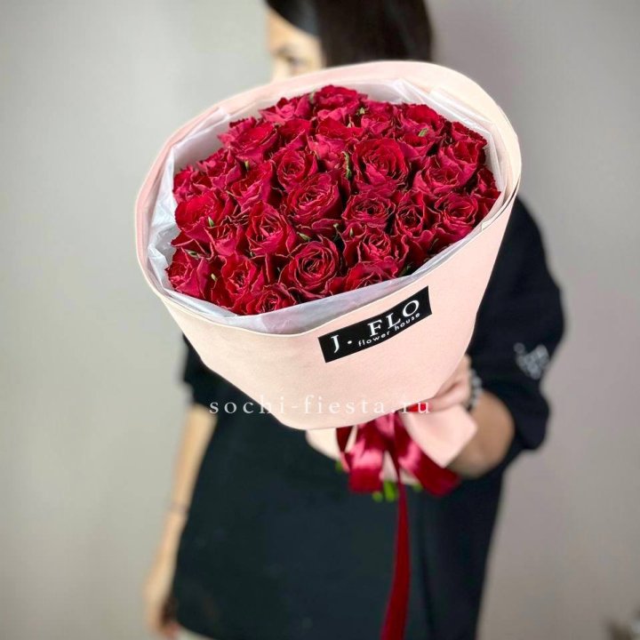 35 кенийских роз в Таганроге