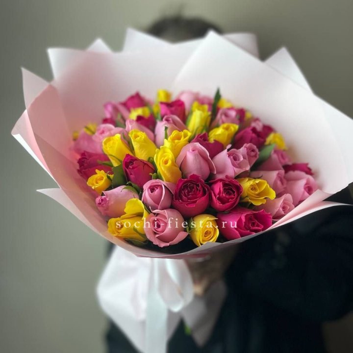 Букет из 51 розы Микс (Кения) в Таганроге