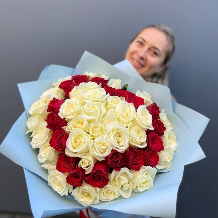 51 роза "Сердце" в Таганроге