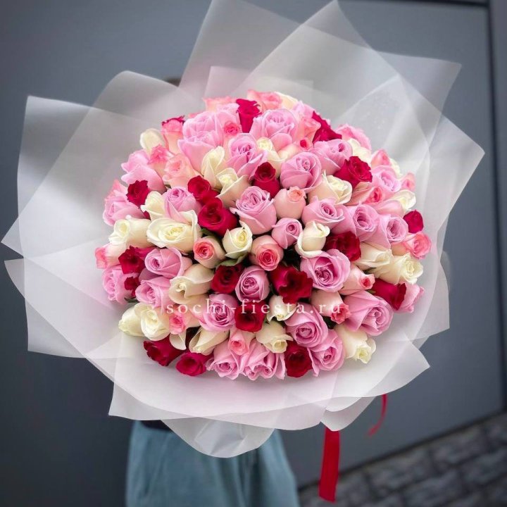 101 разноцветная роза "Карусель" в Таганроге