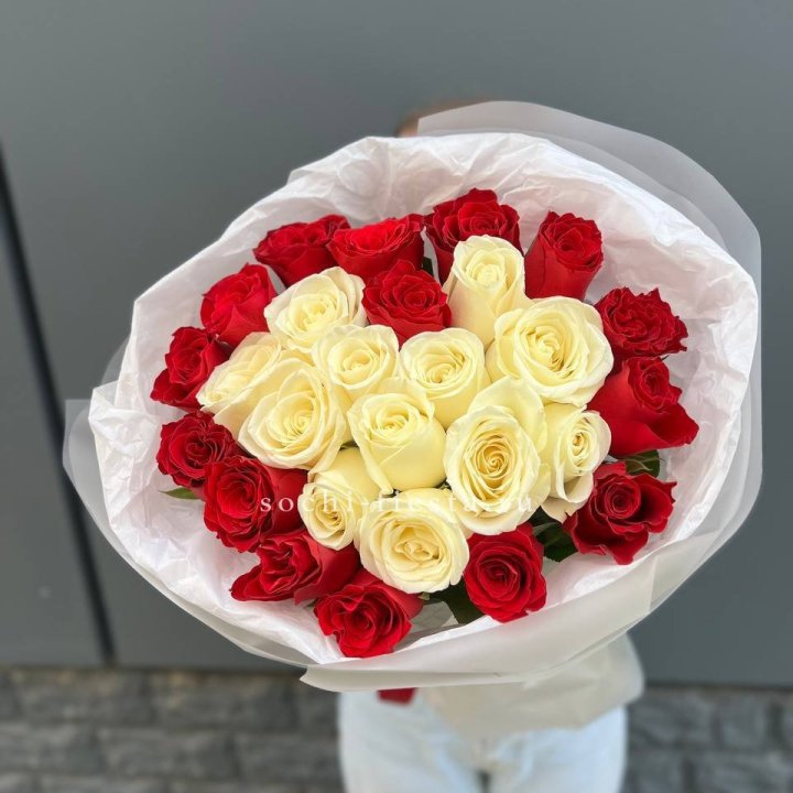 27 роз микс в Таганроге