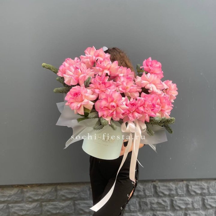 Бокс из 15 французских роз в Таганроге