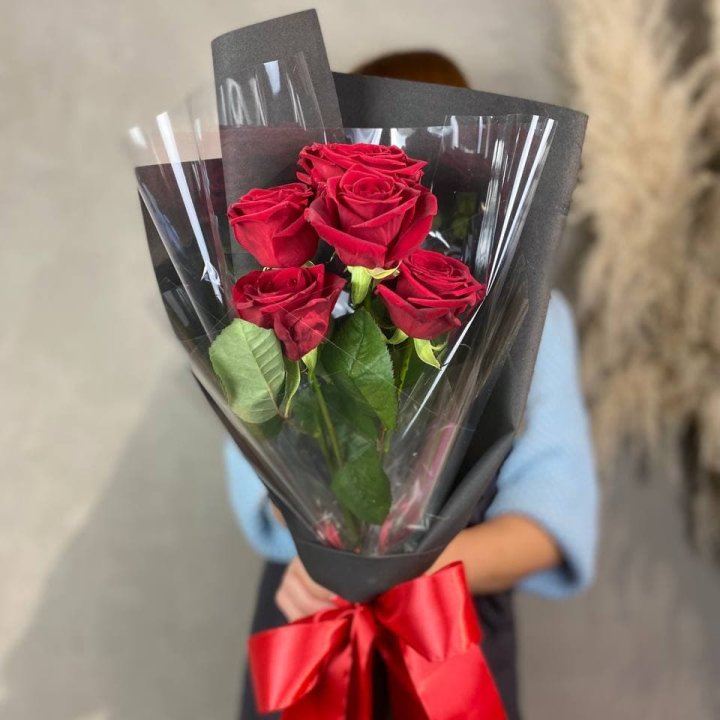 5 роз ред наоми в Таганроге