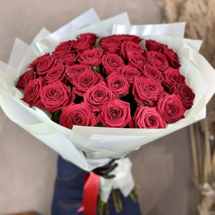 37 красных роз в Таганроге