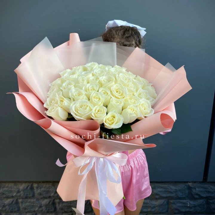 35 белых роз в Таганроге