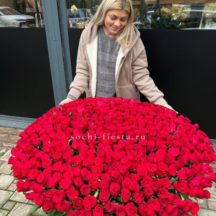 501 красная роза в корзине в Таганроге