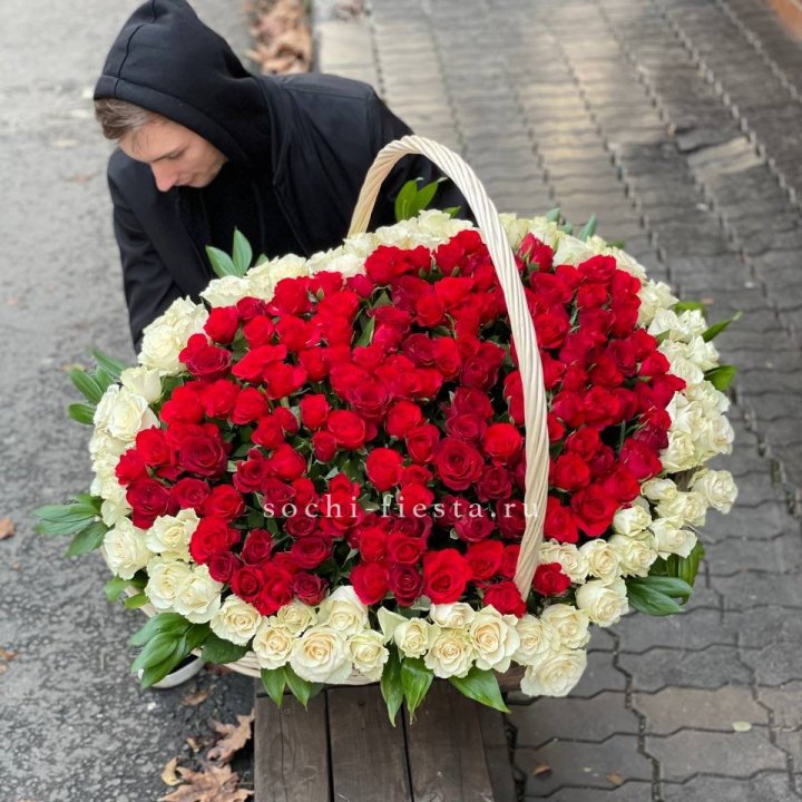 201  роза в корзине   в Таганроге