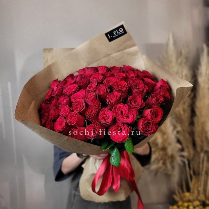 63 красных роз вайт в Таганроге
