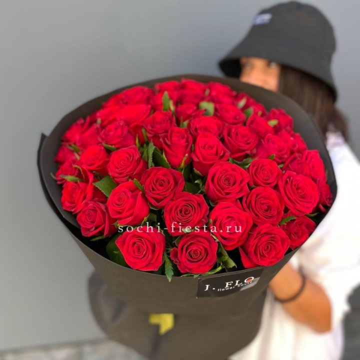 51 роза "Блек" в Таганроге