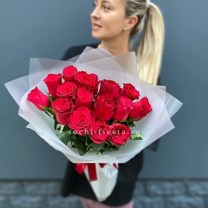 Букет из 15 красных роз  в Таганроге