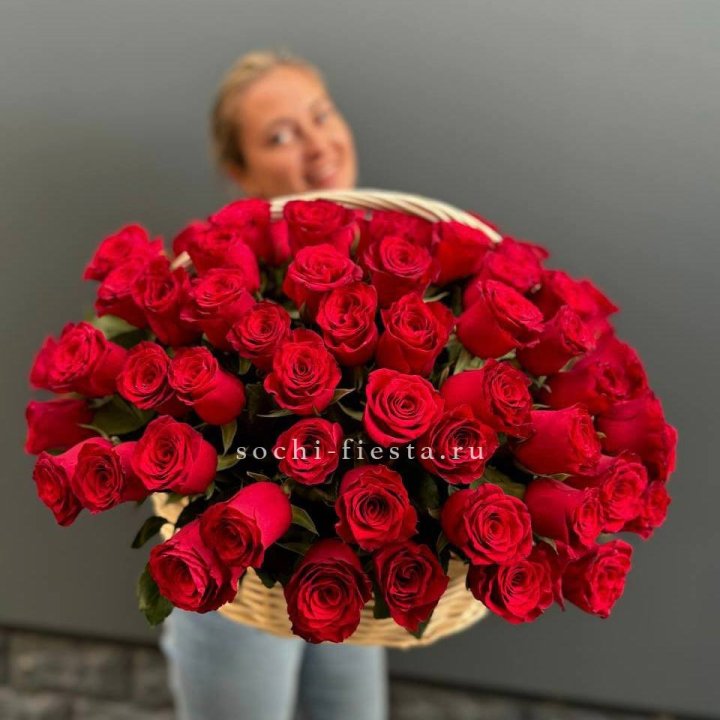 101 красная роза в корзине   в Таганроге