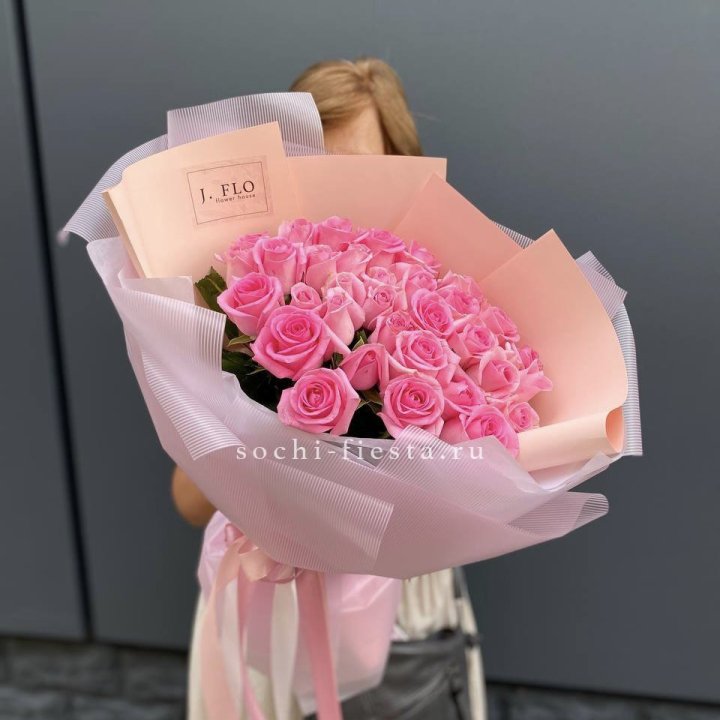 33 Розовые розы в Таганроге