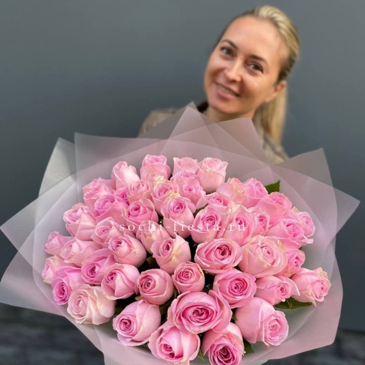 51 розовая роза в Таганроге