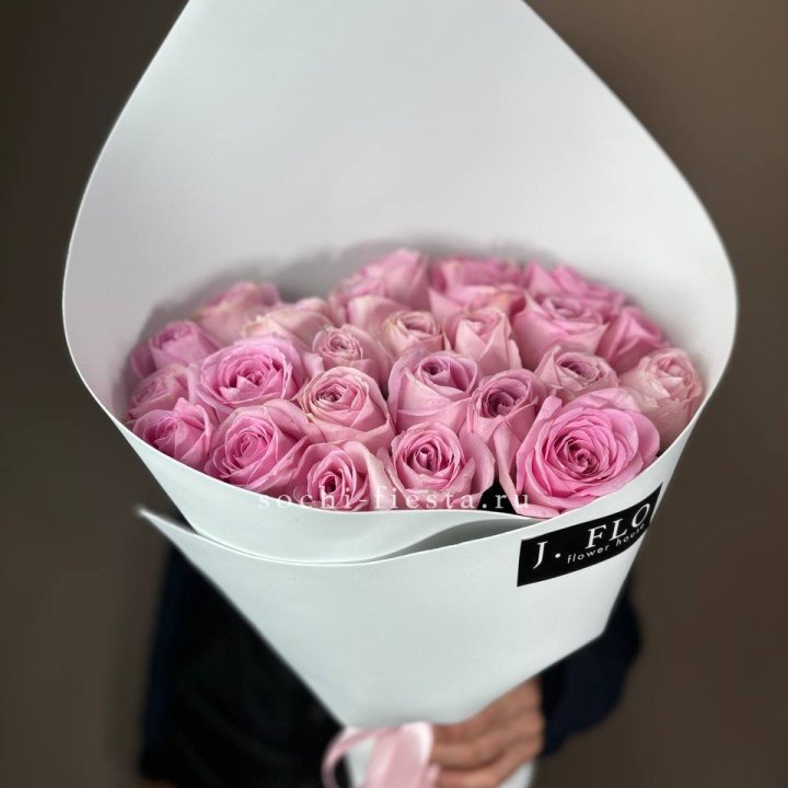 25 розовых роз в Таганроге