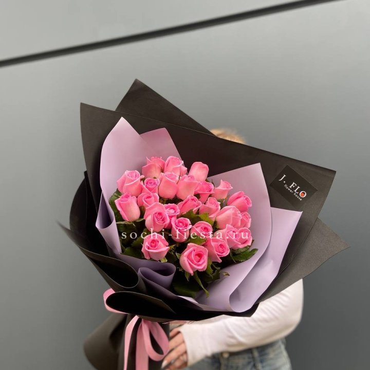 19 розовых роз  в Таганроге