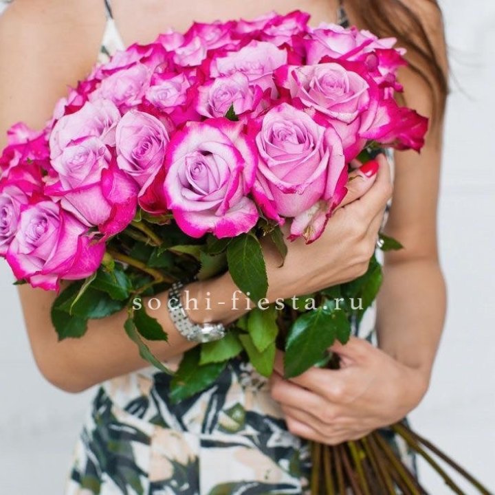 Букет высоких роз Ди перпел в Таганроге