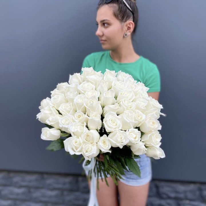 51 белая роза в Таганроге