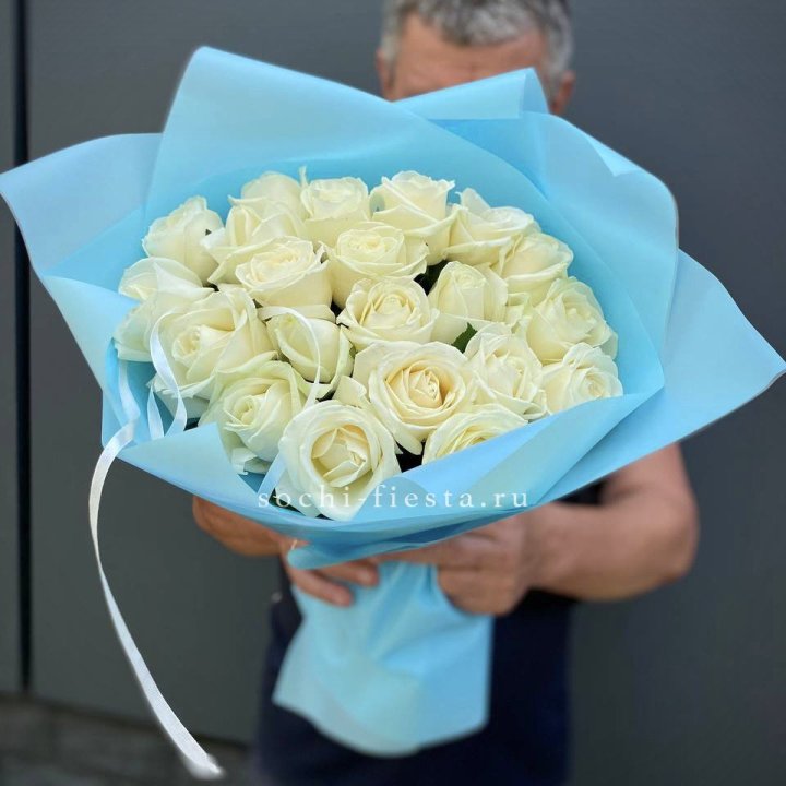 21 белая роза в Таганроге