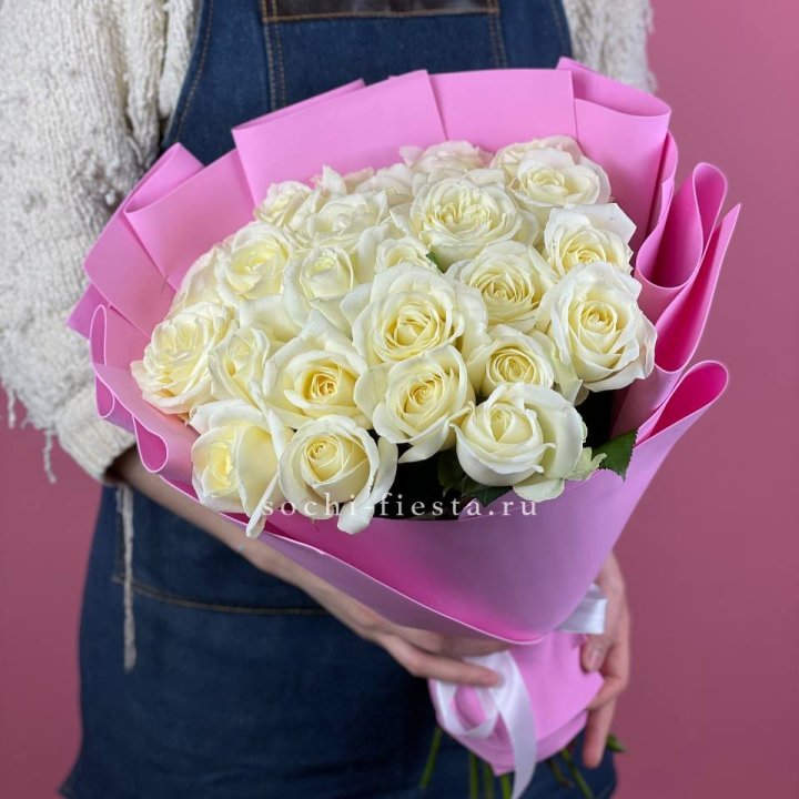 25 белых роз в Таганроге