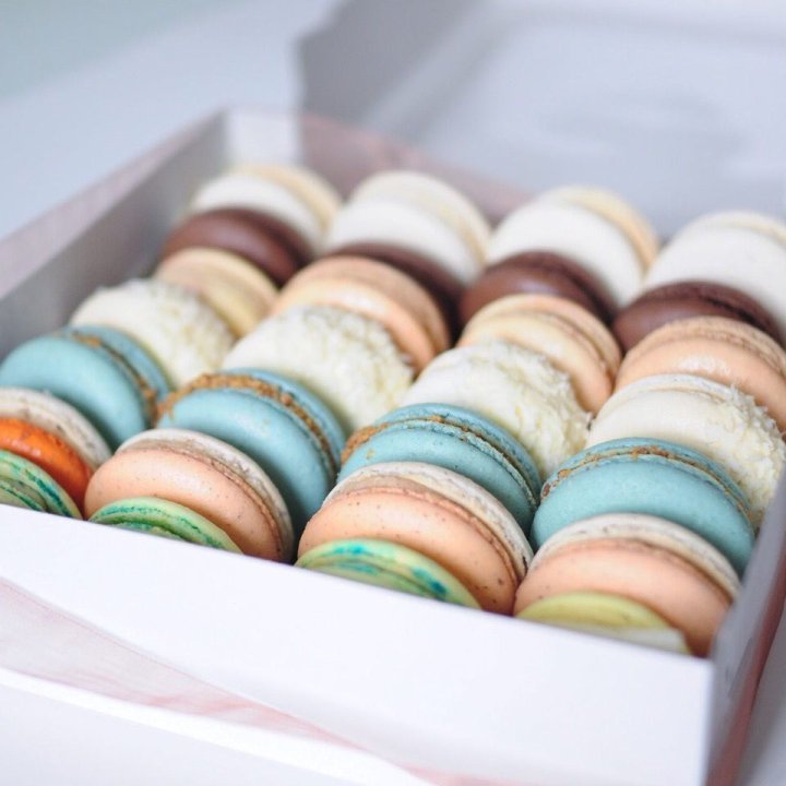 Коробка макаронс 25 шт. в Таганроге