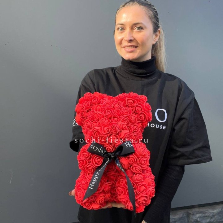 Медведь из роз красный в Таганроге