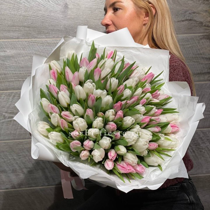 101 тюльпан нежный микс в Таганроге