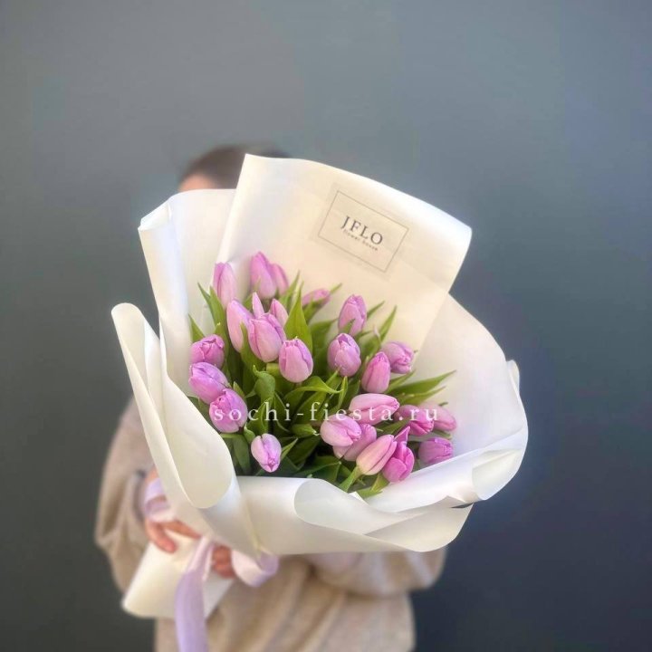 25 сиреневых тюльпанов в Таганроге