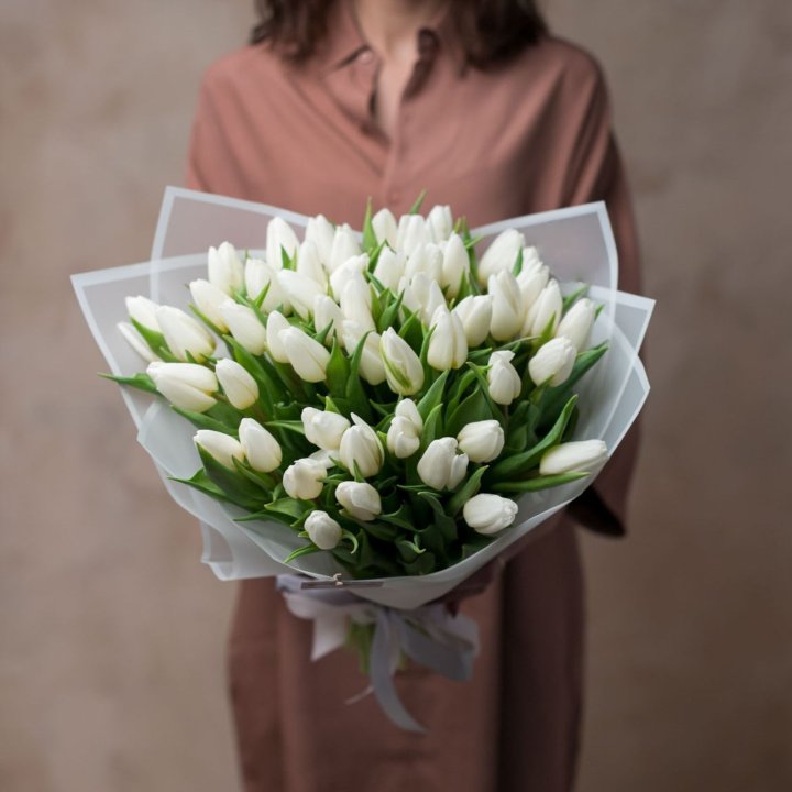 51 белый тюльпан в Таганроге