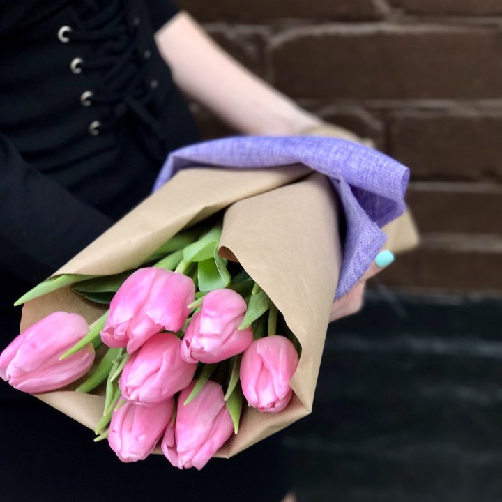 Букет розовых тюльпанов в Таганроге